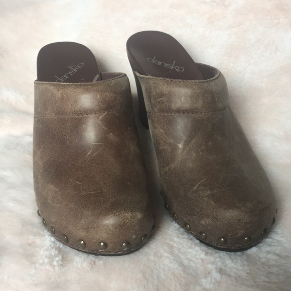 Dansko Brown Distressed Clogs Mules Heels - Picture 3 of 11